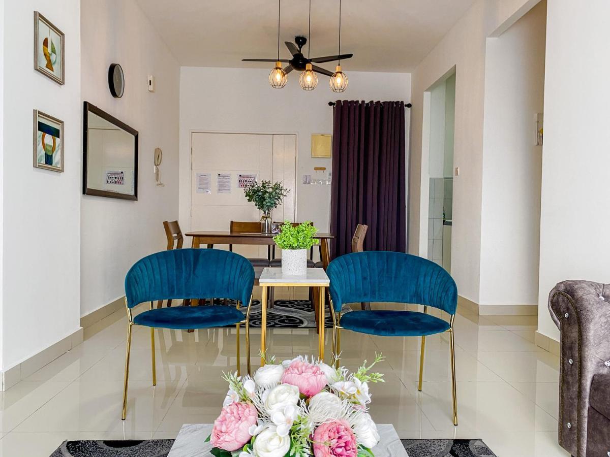 Tamu Place 3-Bedroom Serviced Apartment With Pool Kuala Terengganu Exterior foto